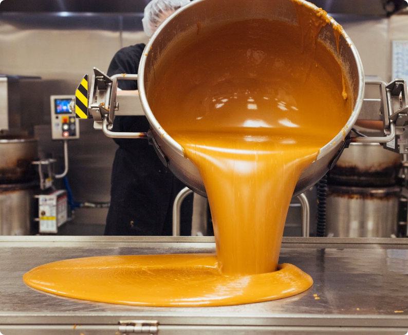 toffee-being-poured-brandini-toffee